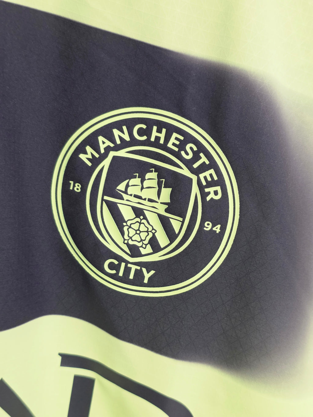 Manchester City 2022-23 Third Jersey Player Issue Haaland 9 (M)