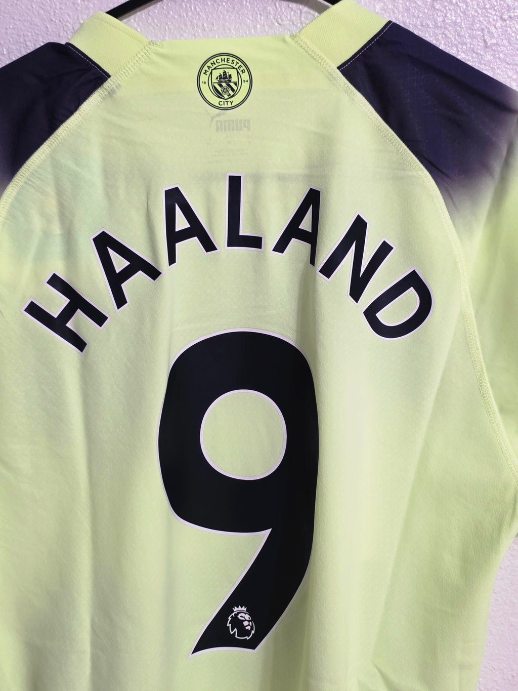 Manchester City 2022-23 Third Jersey Player Issue Haaland 9 (M)