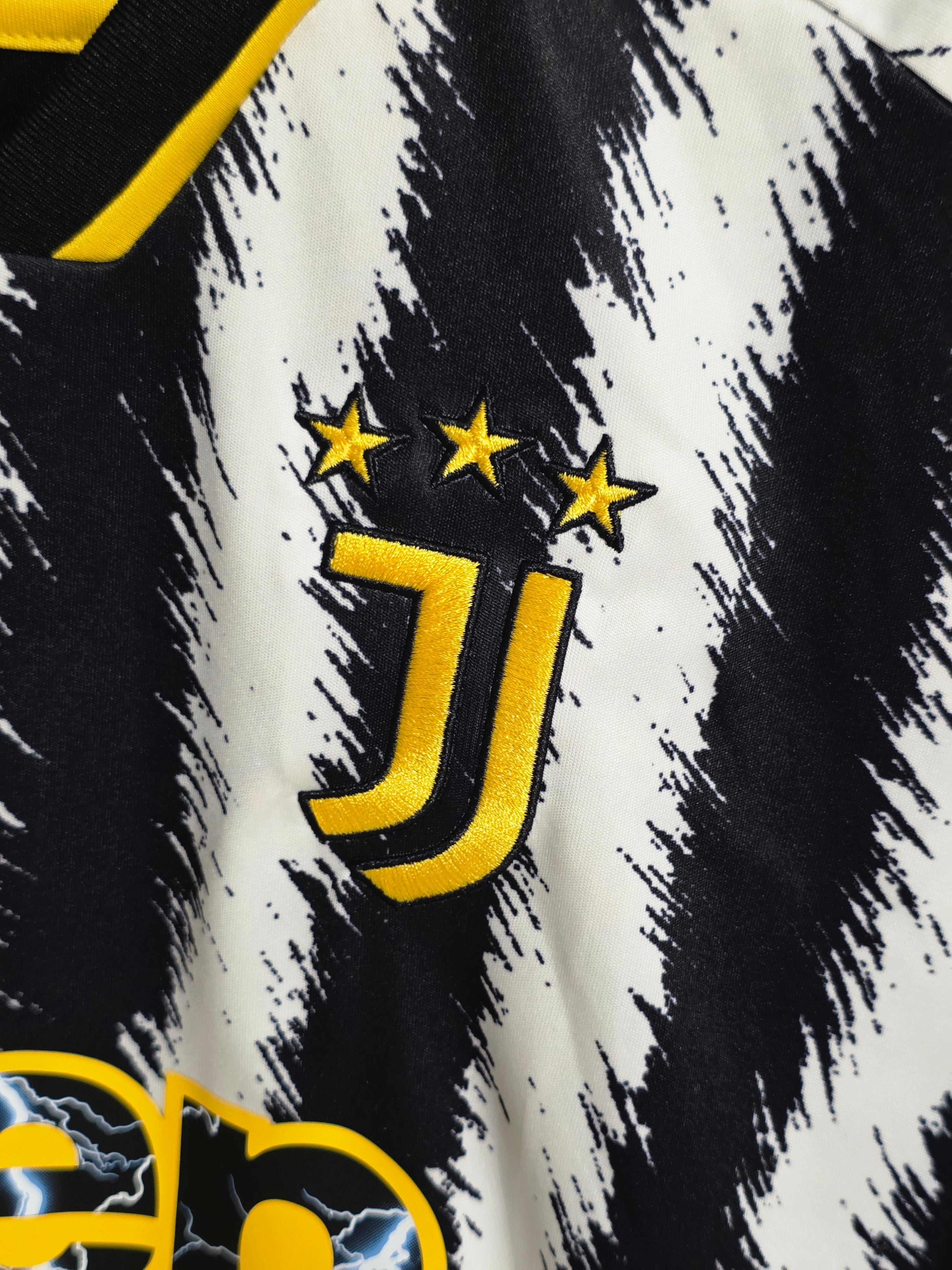 Juventus 2023-24 Home Kit (L)
