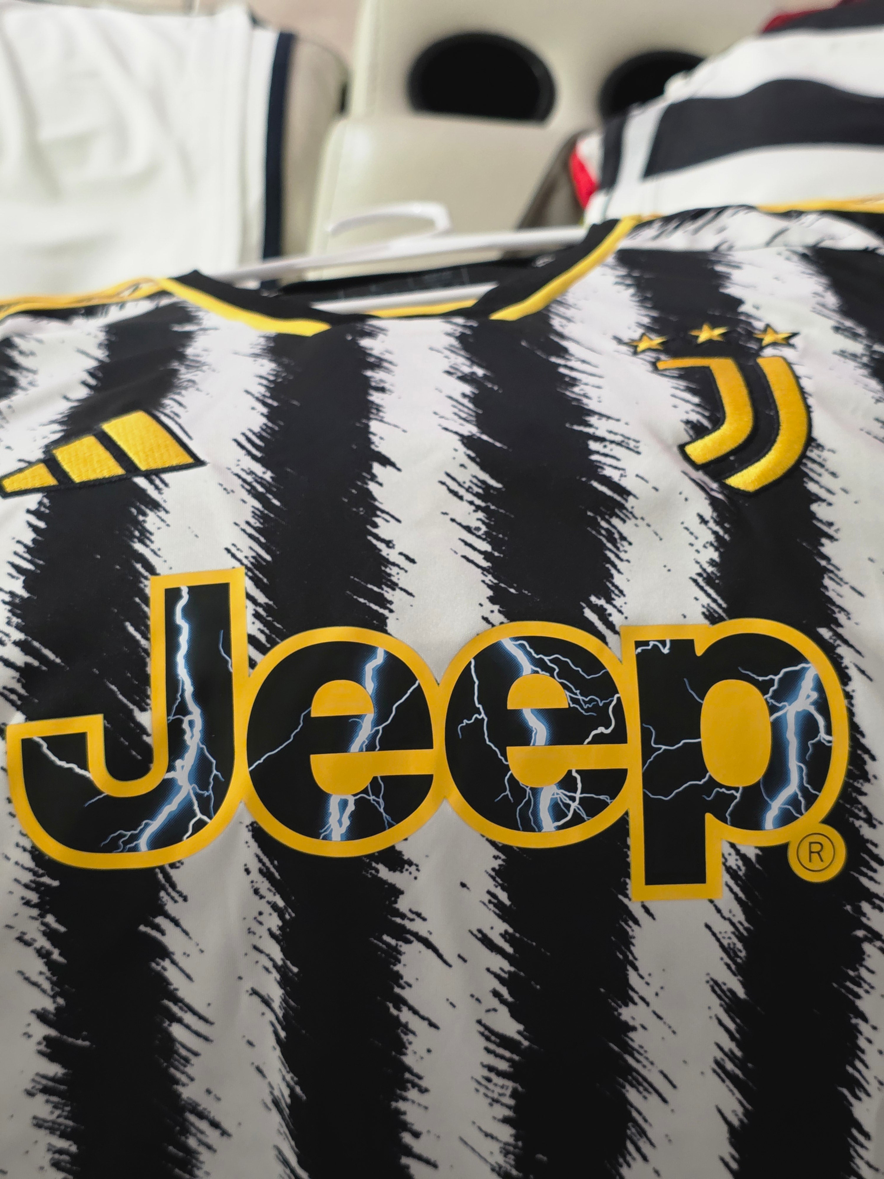 Juventus 2023-24 Home Kit (L)