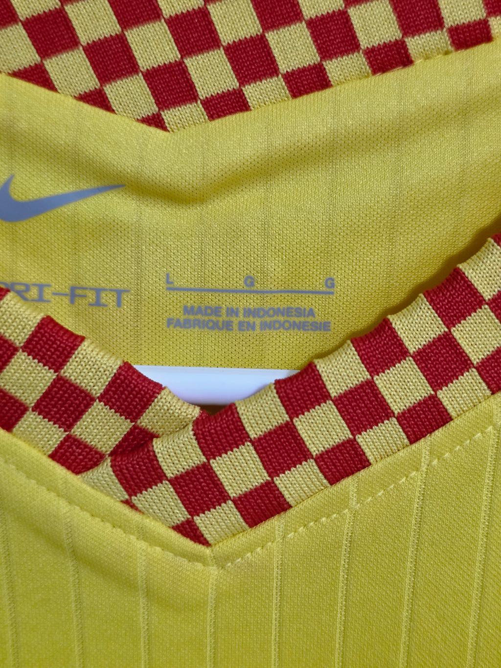 Liverpool 2021-22 3rd jersey BNWT (L)