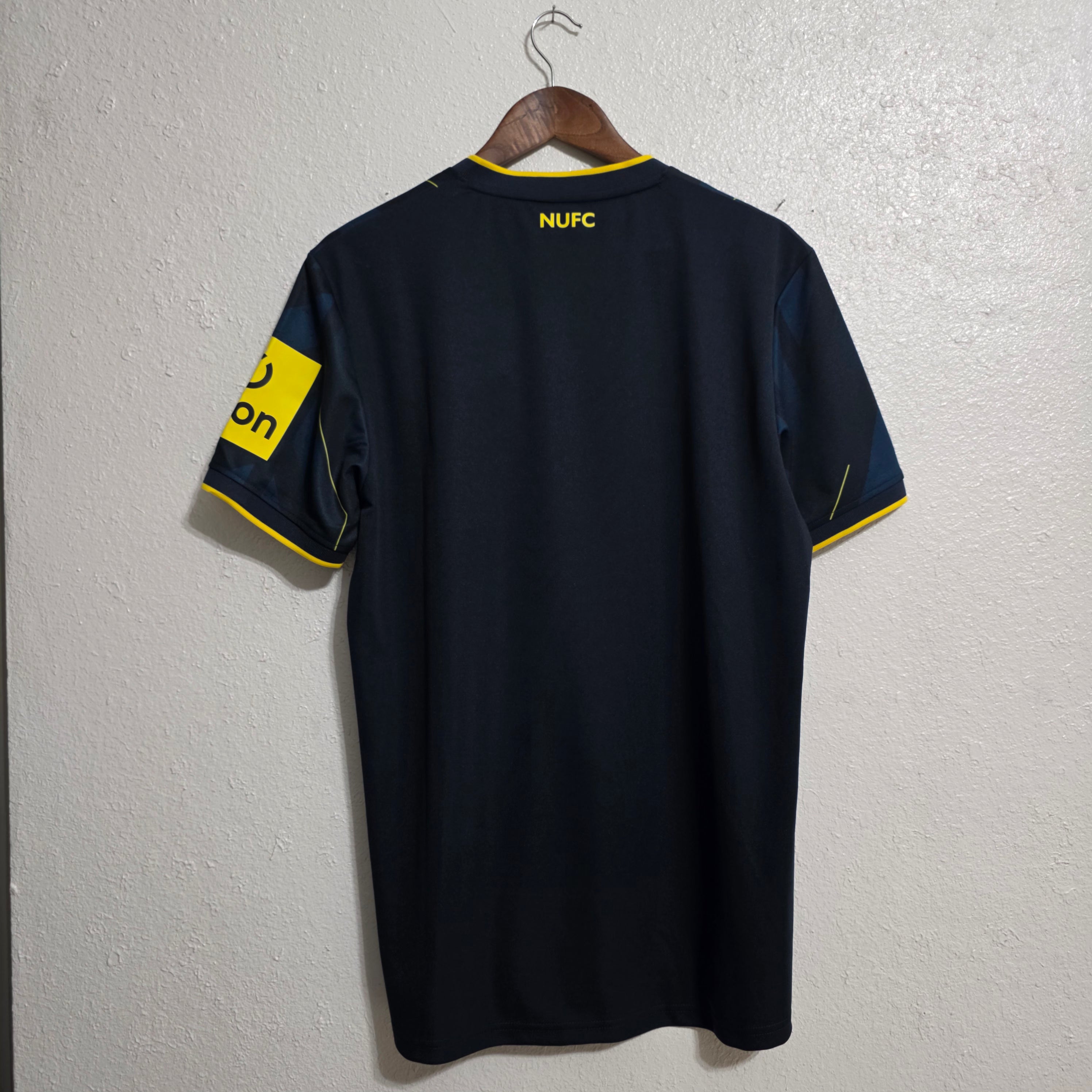 Newcastle 2023-24 Third Jersey (M) BNWT