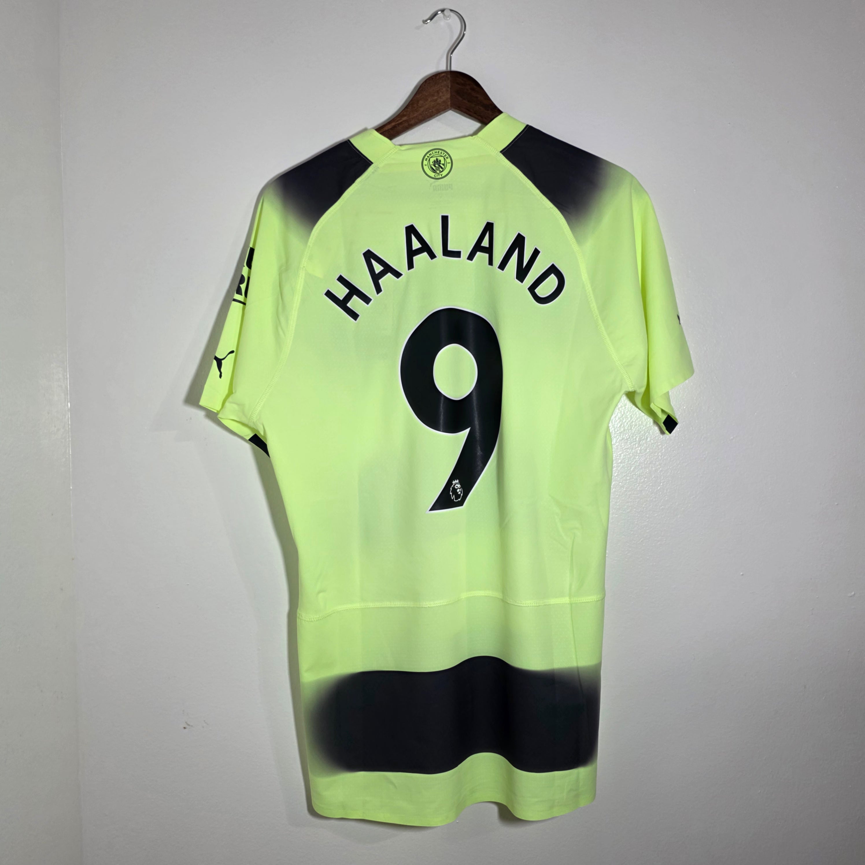 Manchester City 2022-23 Third Jersey Player Issue Haaland 9 (M)
