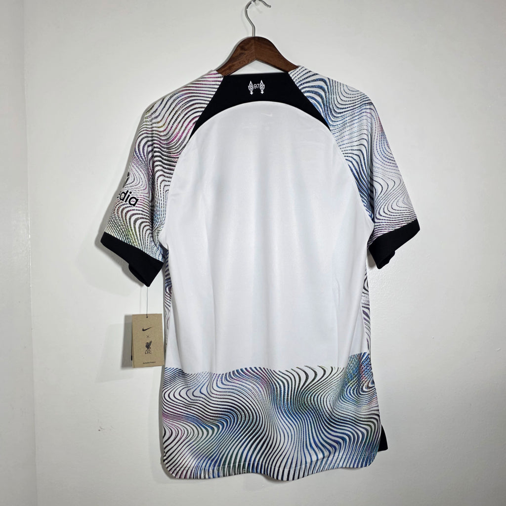 Liverpool 2022-23 Away Jersey (M)