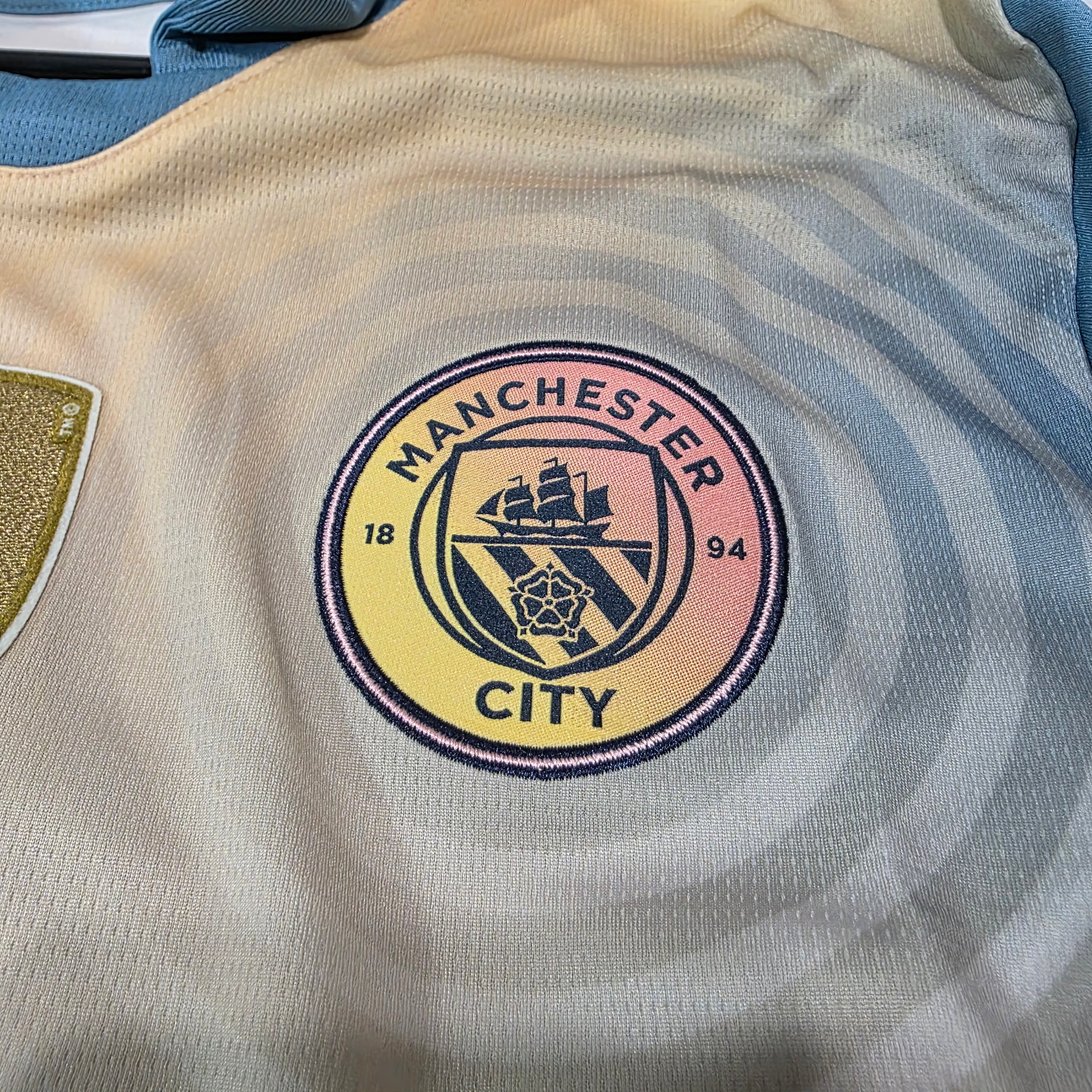 Manchester City 2024-25 Fourth Jersey Haaland #9 BNWT (M)